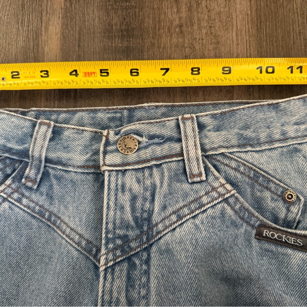 Rockies Authentic Vintage Light Blue Jeans with unique Mountain patch on back. - Picture 11 of 15